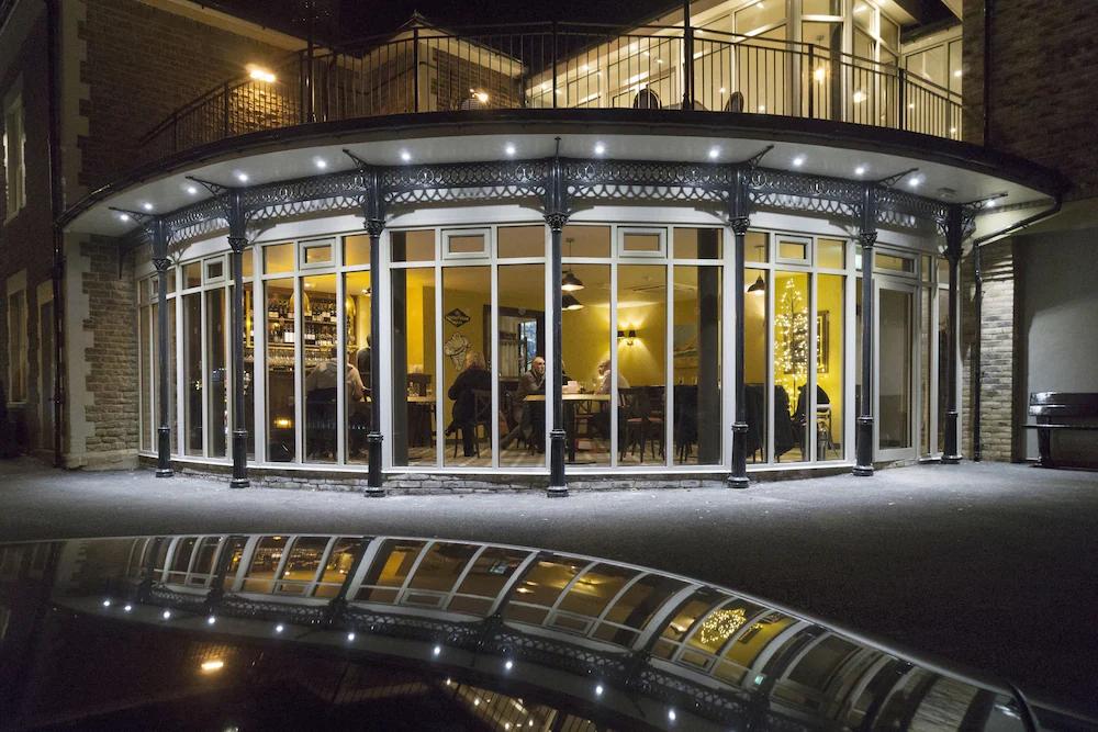Harper'S Steakhouse With Rooms, 黑斯尔米尔 外观 照片